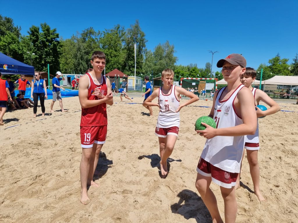 Młodzieżowe Mistrzostwa Śląska w piłce ręcznej plażowej w Parku Słupna