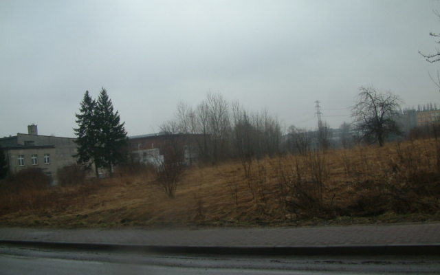 ul. Laryska – teren niezabudowany o pow. 0,2889 ha, przeznaczonym do zbycia na cele usługowe