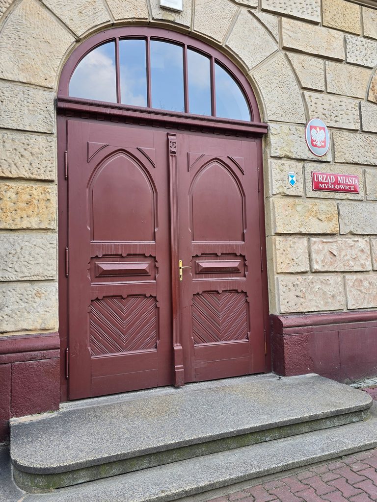 Wejście (C) od ul. Plac Wolności 5